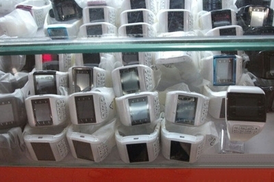 夾縫求生:華強(qiáng)北市場山寨水貨市場現(xiàn)狀報(bào)告_華強(qiáng)北電腦網(wǎng)_中國專業(yè)IT門戶網(wǎng)站!